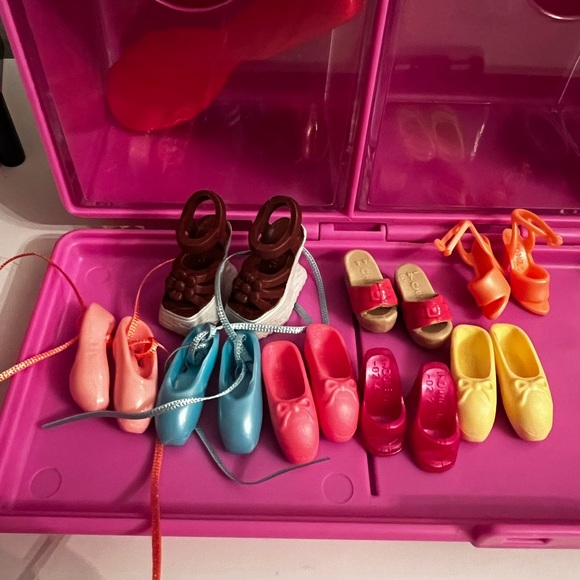 Barbie Accessory case with shoes and hair brush - Picture 4 of 4
